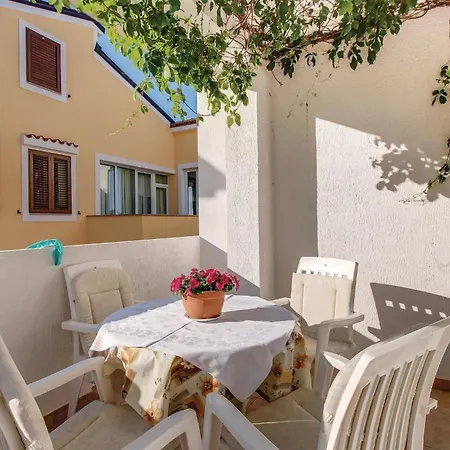 2 Bedroom Cozy In * מאלי לוסיניי