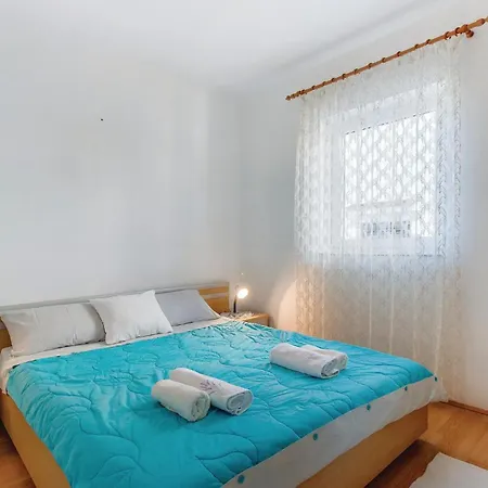 דירה 2 Bedroom Cozy In מאלי לוסיניי