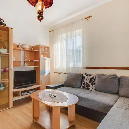 2 Bedroom Cozy In דירה *