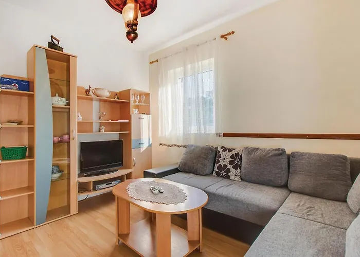 2 Bedroom In Apartment *