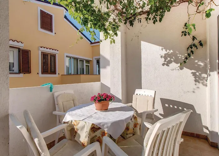 2 Bedroom In * Mali Lošinj